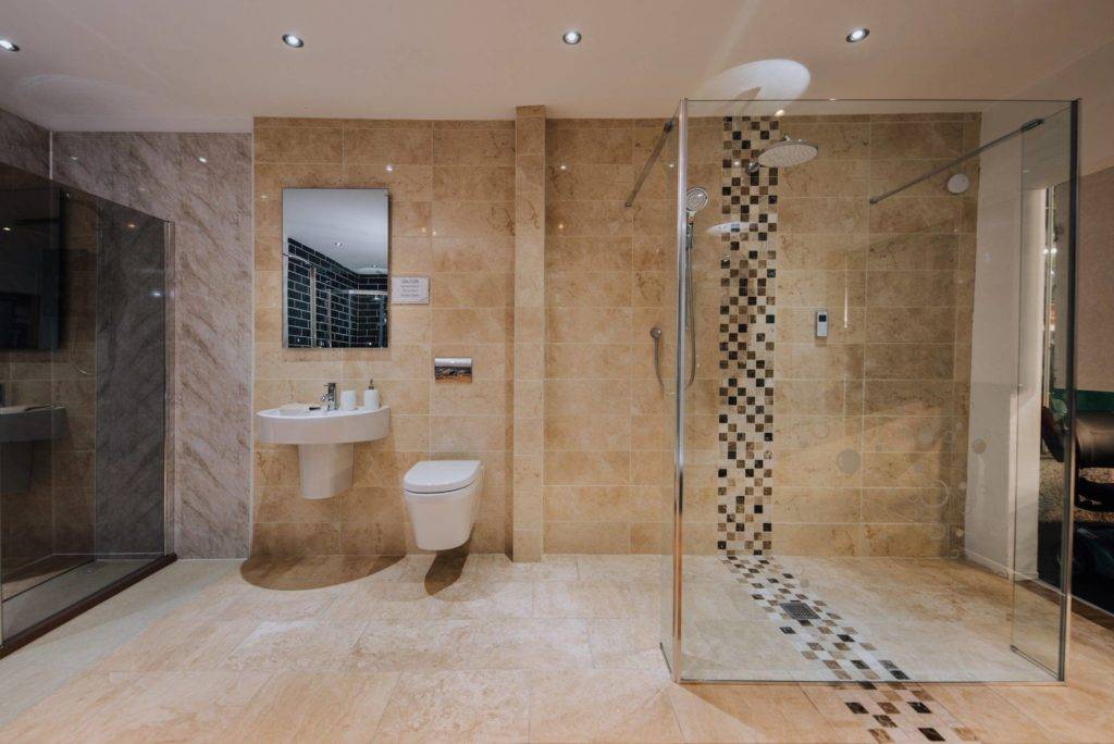 walk in-cubicle shower-large shower