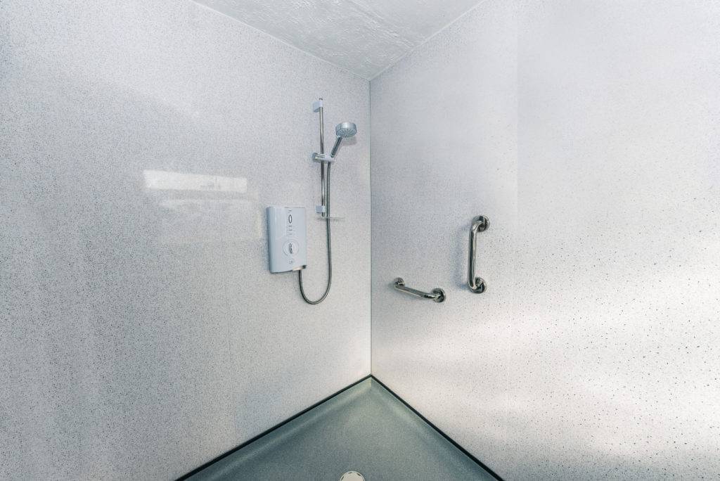 Wet room-shower handles - white wall